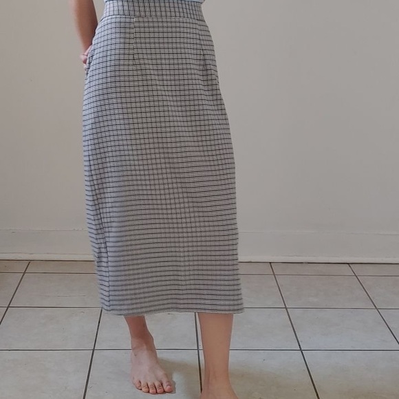 Cute plaid midi skirt - Picture 3 of 3